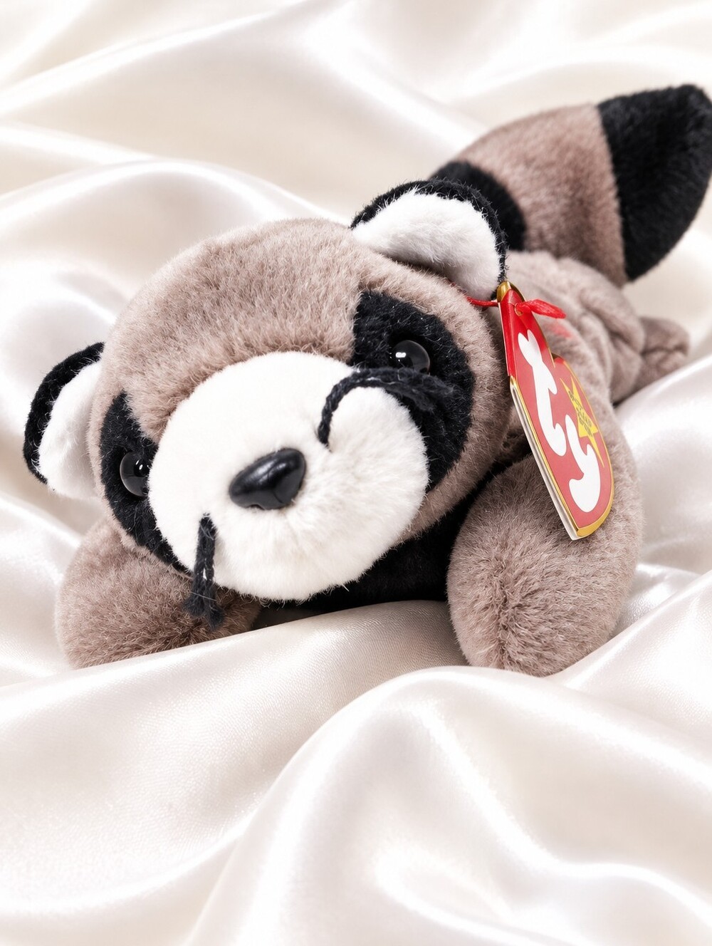 Original "Ringo" the Raccoon Collectable Ty Beanie Baby # 4014